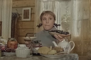 Тематическое фото кадр из фильма &quotДевчата&quot (6+)