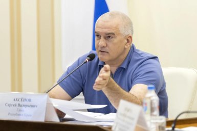 Сергей Аксёнов раскритиковал работу чиновников Соцсети С. Аксенова