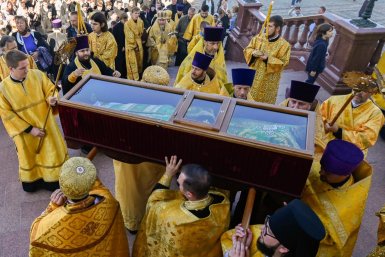 Мощи святителя перенесли в собор Соцсети С. Аксенова