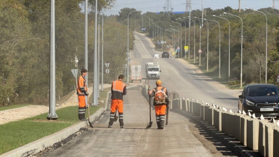 В Дергачах приводят в порядок дорогу Правительство Севастополя