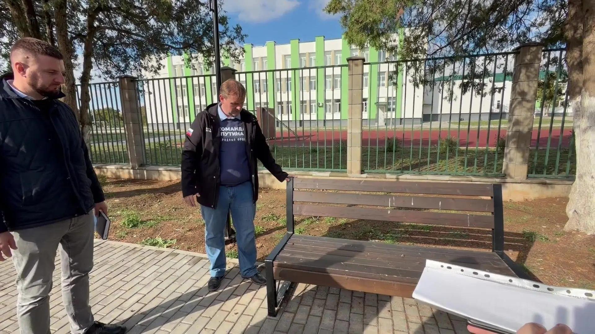 Общественники побывали в сквере Народный фронт Крыма